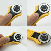 Load image into Gallery viewer, 28mm Rotary Cutter Blade - stilyo