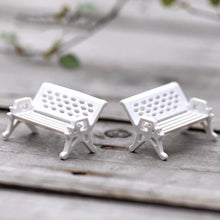 Load image into Gallery viewer, 2 Mini White Garden Chair Ornaments - stilyo
