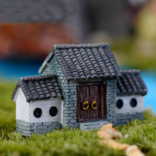 Load image into Gallery viewer, Mini Antic House Ornament - stilyo
