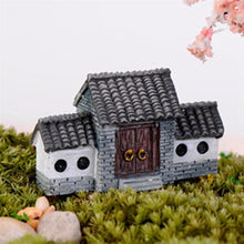 Load image into Gallery viewer, Mini Antic House Ornament - stilyo
